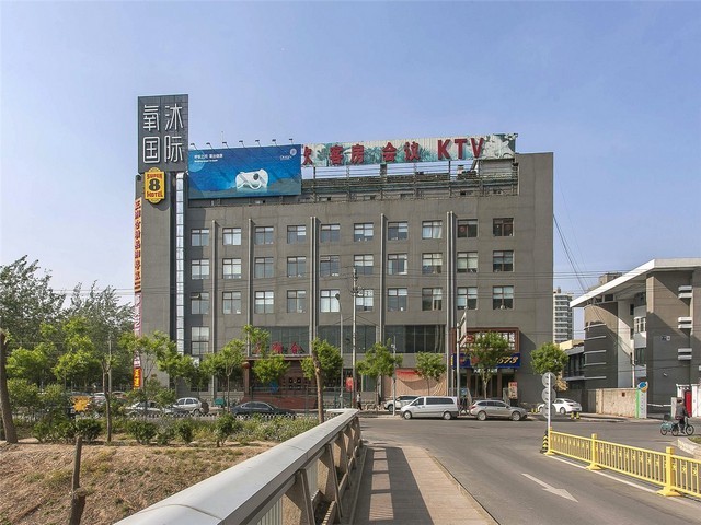 浙江塑胶车灯模具